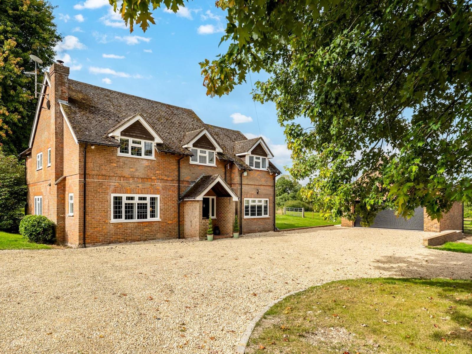 Chilterns Countryside Hideaway With Hot Tub Pass The Keys Villa Princes Risborough Exterior photo